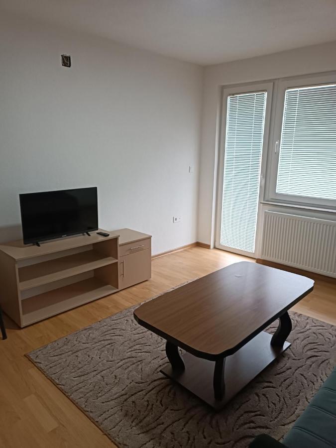 2Bdr Apt With Balcony With View- Free Parking Hotel Sarajevo Buitenkant foto