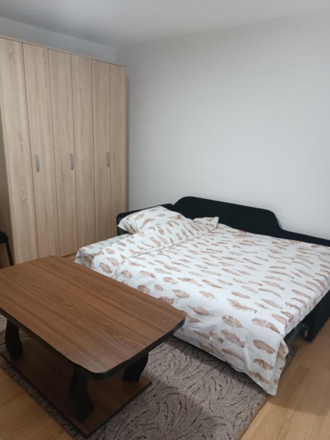 2Bdr Apt With Balcony With View- Free Parking Hotel Sarajevo Buitenkant foto