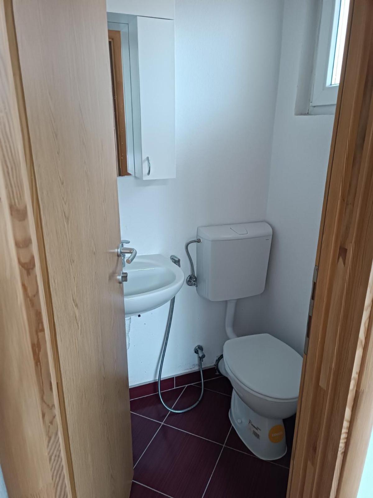 2Bdr Apt With Balcony With View- Free Parking Hotel Sarajevo Buitenkant foto